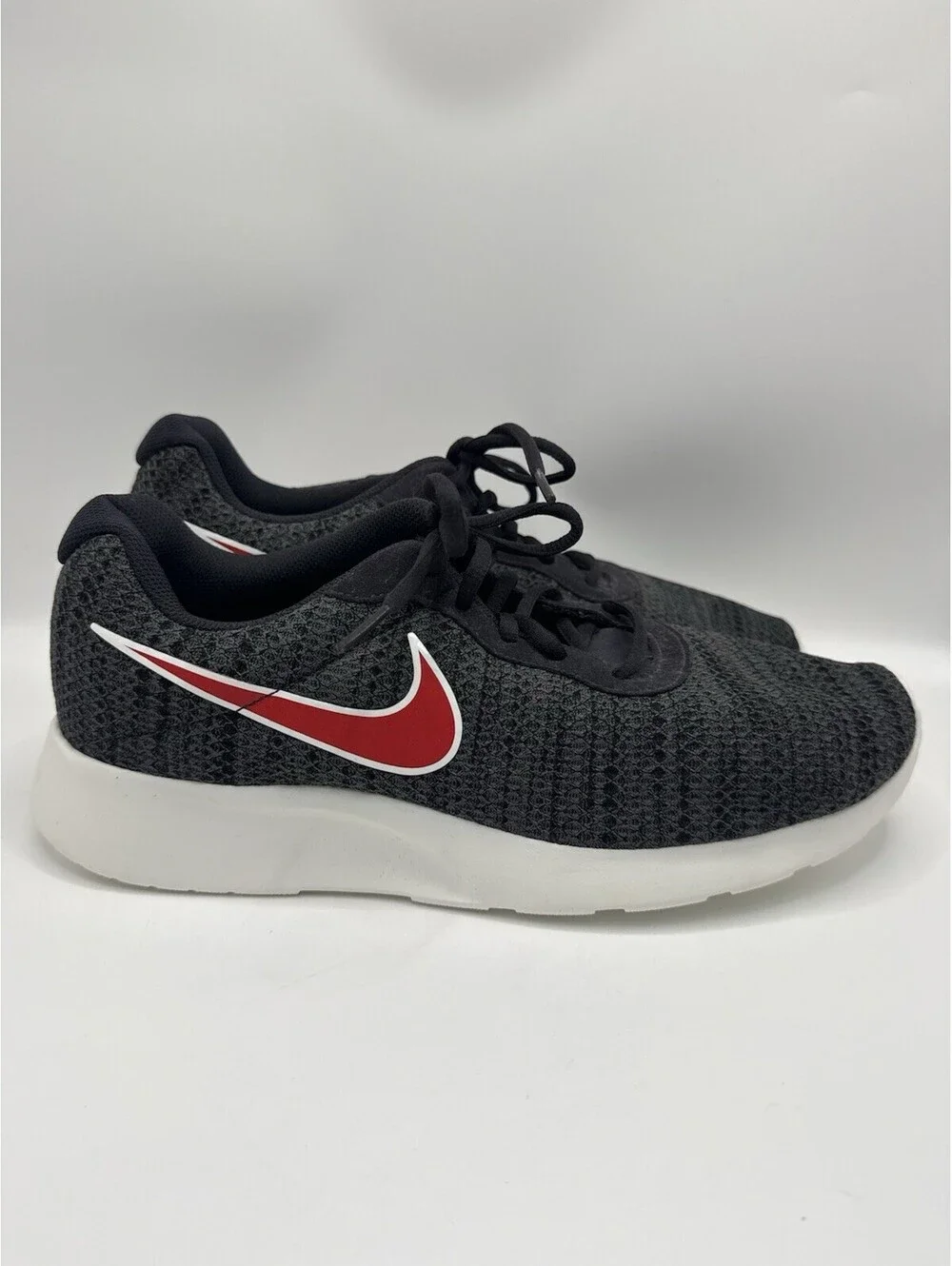Nike Tanjun Premium Running Sneakers Men Size 11 Red Black NWOB
